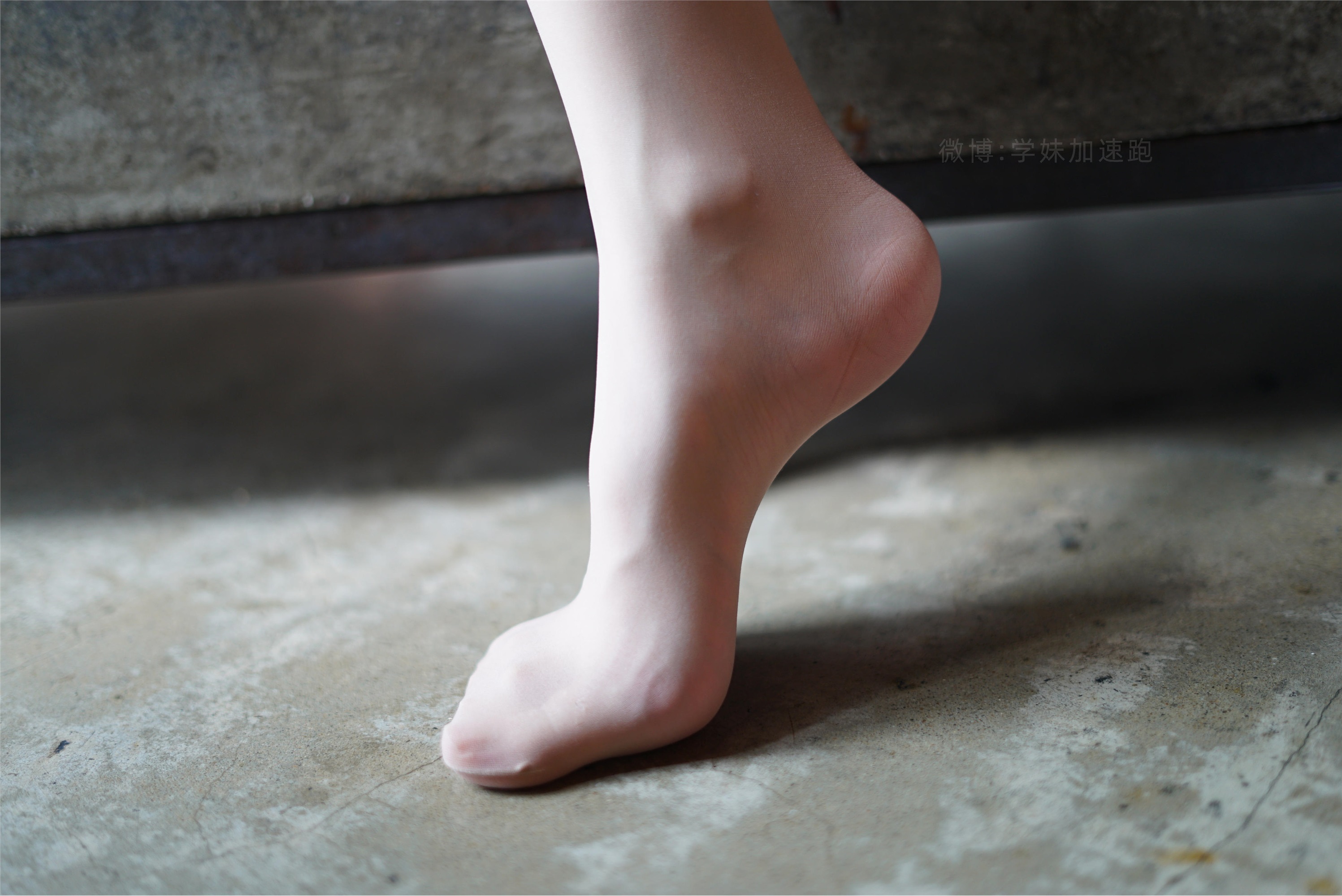 学妹加速跑 XM087《腿玩年的腿-九九》